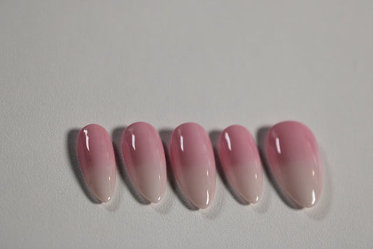 NATURAL NUDE BABE